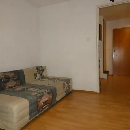 Samodzielny 2-dwupokojowy Z Ogrodem I Garazem * مينززدرويه